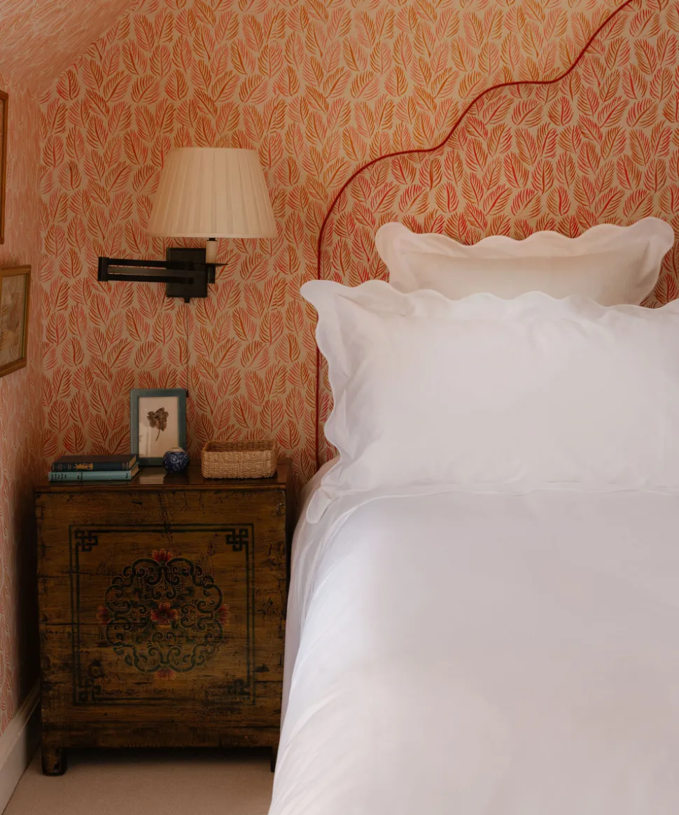 Alexandra Wavy Scalloped Bed Linen