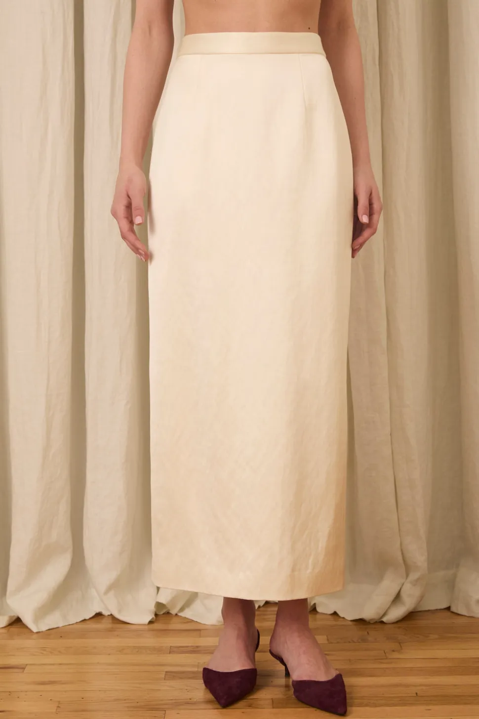 Amah Pencil Skirt in Fluid Satin