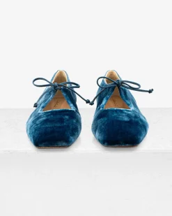 Amelia Flat in Velvet