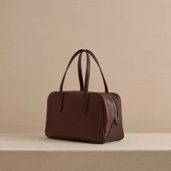 Archer 32 in Supple Soft Chocolate