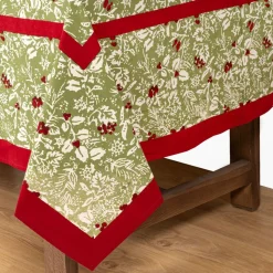 Baies de houx Tablecloth in Red & Green