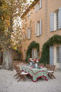 Baies de houx Tablecloth in Red & Green