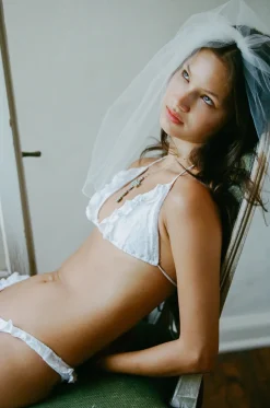 Bardot Bottom in Lace