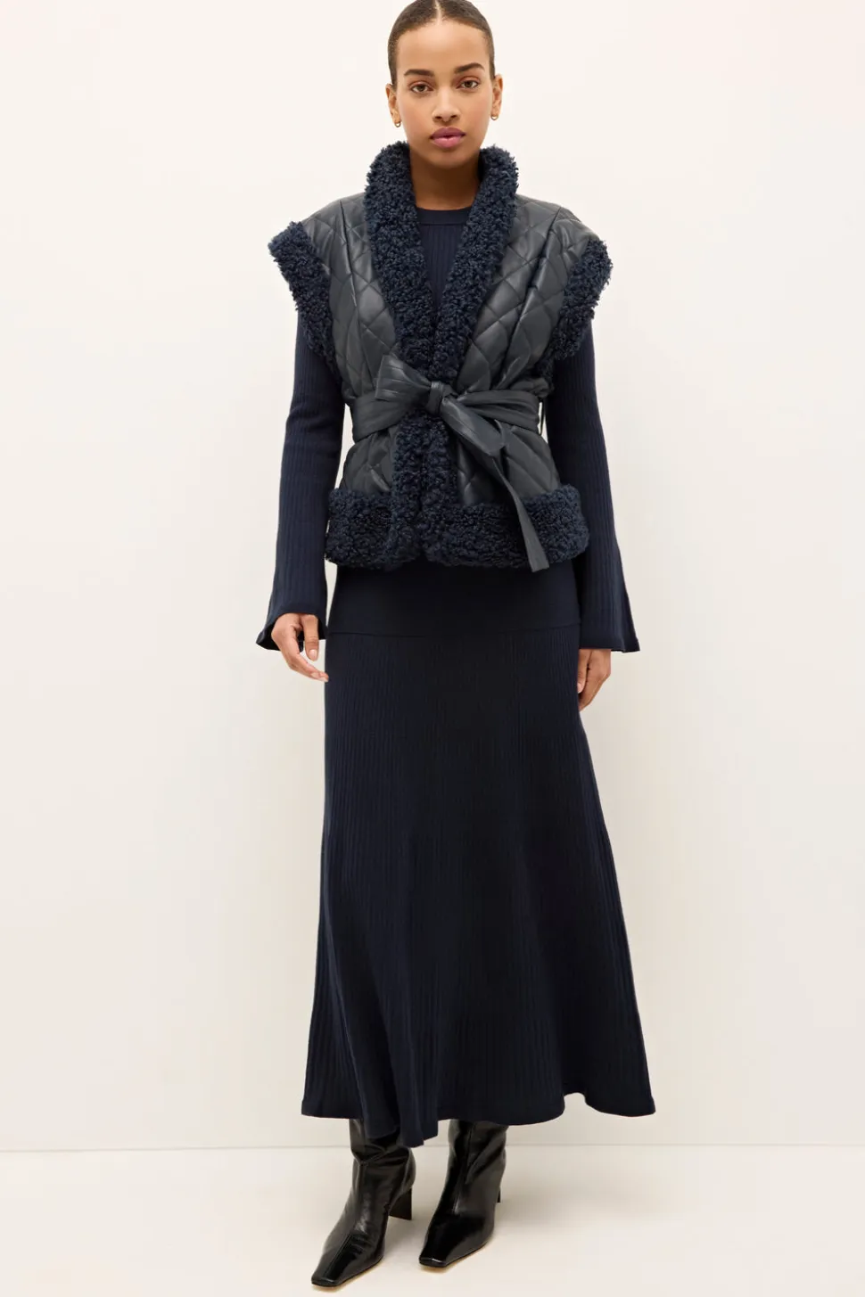 Beatrice Vest in Naval