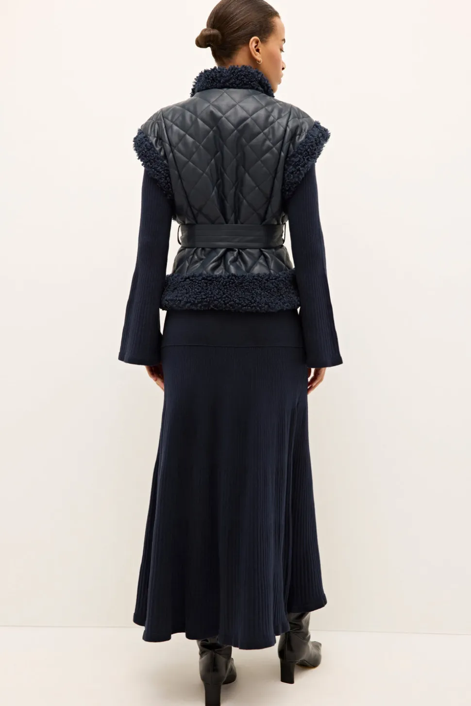 Beatrice Vest in Naval