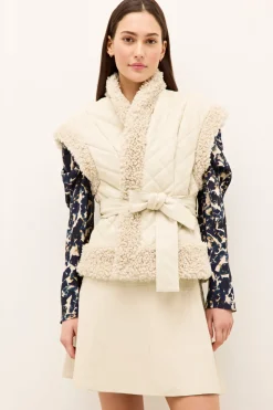 Beatrice Vest in Polar