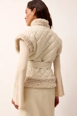 Beatrice Vest in Polar