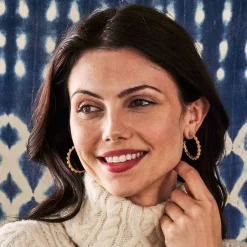 Berry Icon Medium Hoop Earrings in Gold