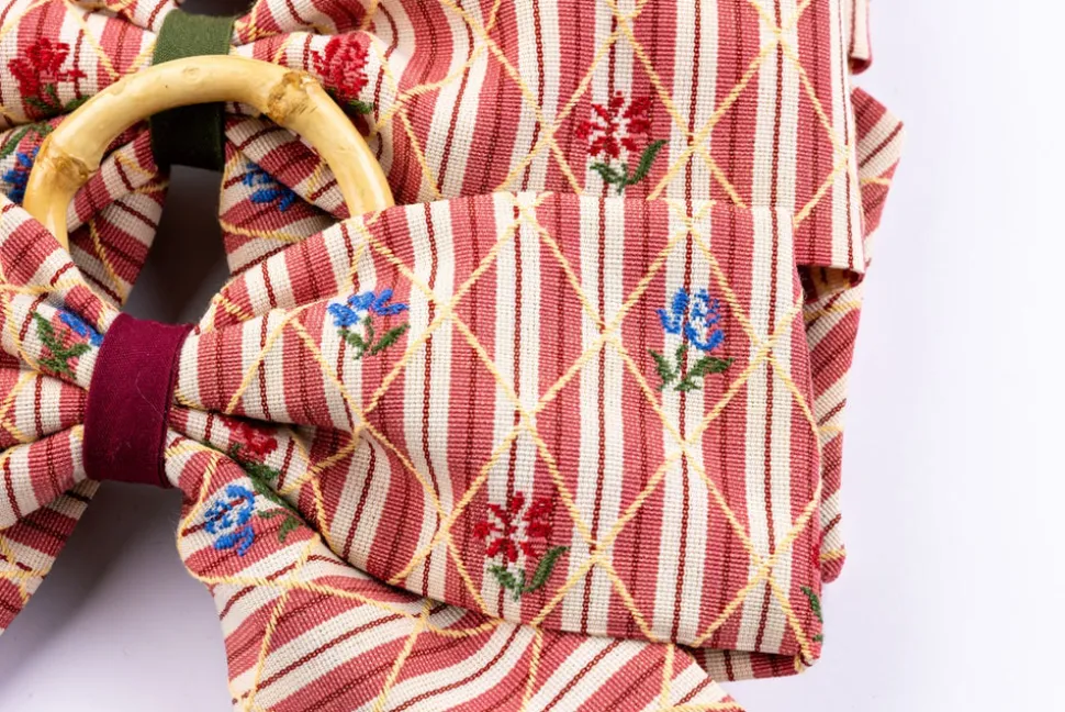 Bistro Charm Napkin Rings in Red, Set of 4