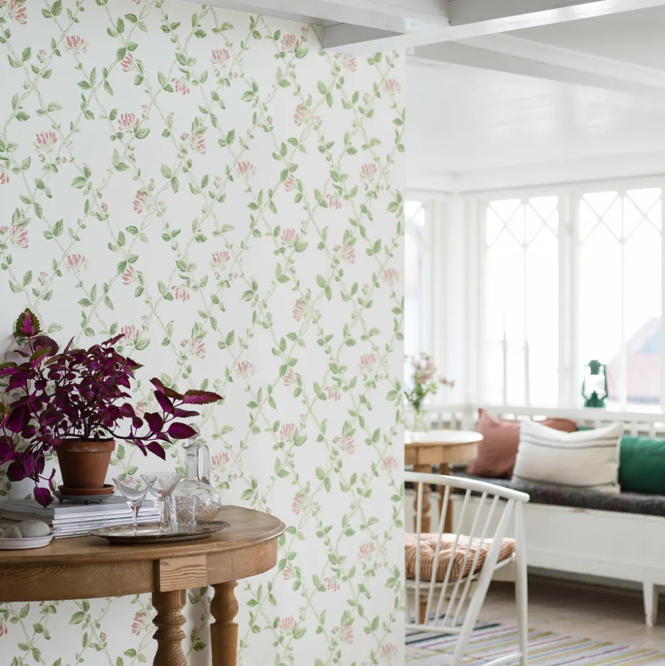 Boråstapeter Honeysuckle Wallpaper in Ivory