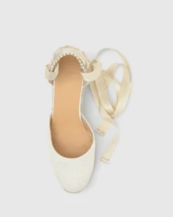 Carina 6 in White/Gold