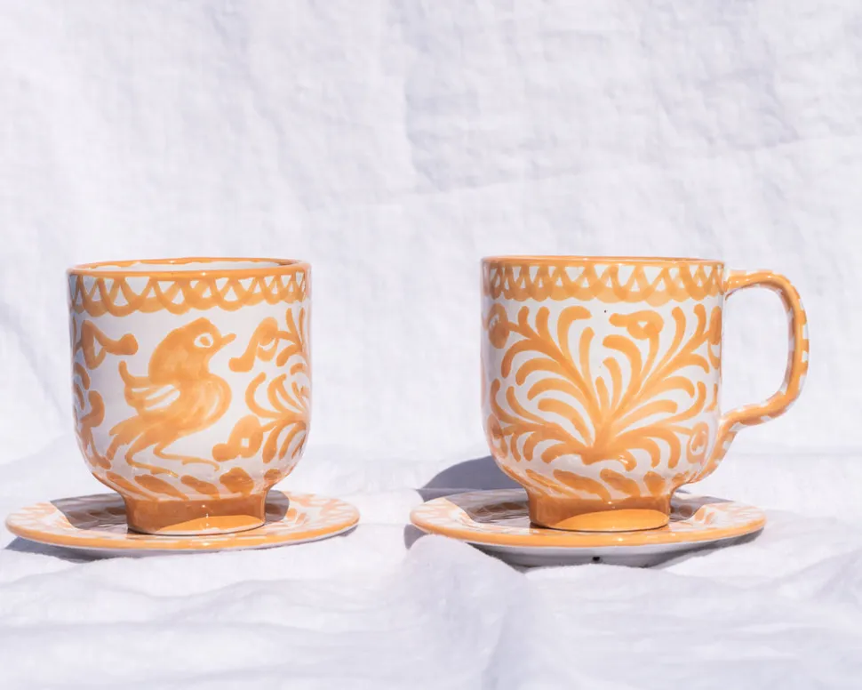 Casa Melocoton Mug with Hand-painted Designs