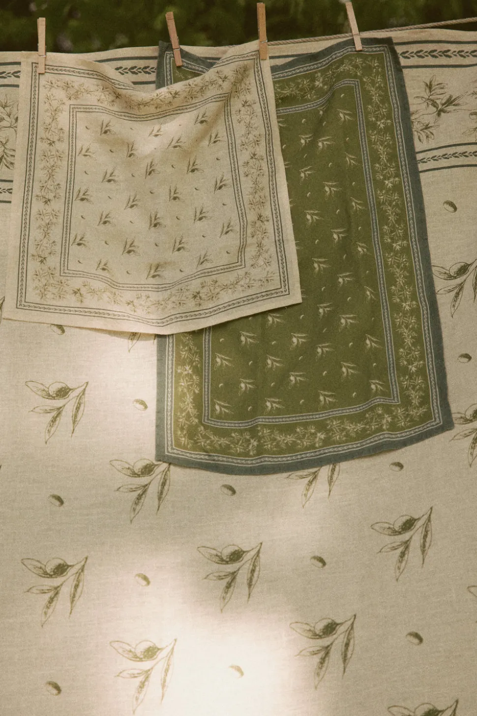 Cipoletti x Nadia Co. Fine Italian Linen Napkins, Set of 4