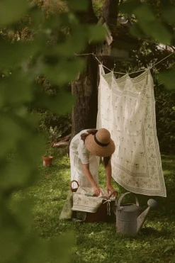 Cipoletti x Nadia Co. Fine Italian Linen Tablecloth