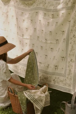 Cipoletti x Nadia Co. Fine Italian Linen Hand Towel