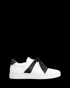 Clarita Sneaker