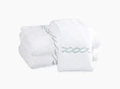 Classic Chain Bath Collection