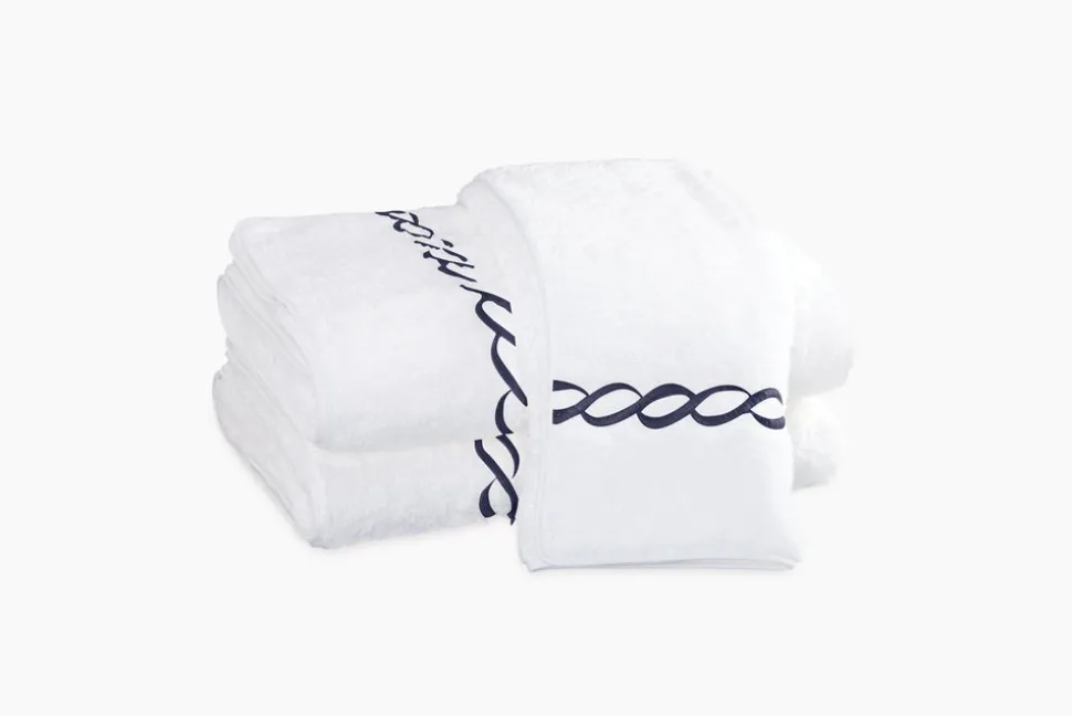 Classic Chain Bath Collection