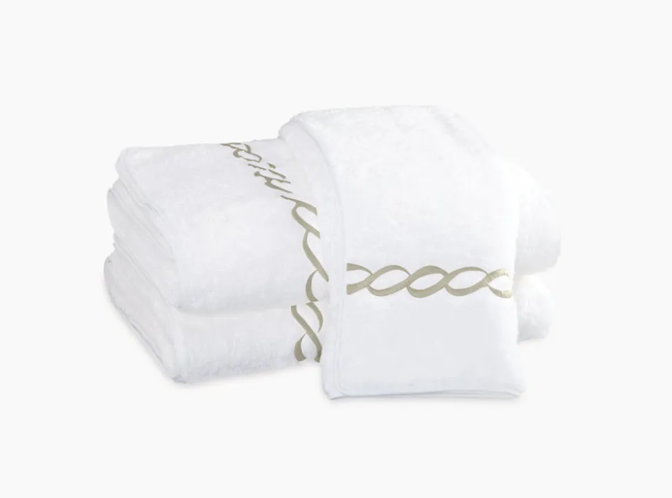 Classic Chain Bath Collection