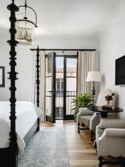 Commodore Perry Estate, 1-Night Stay