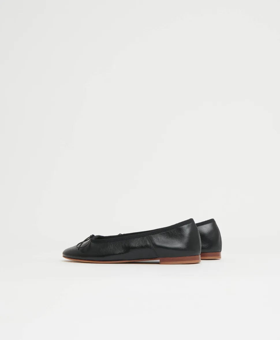 Dance Ballerina in Black