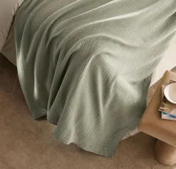 Dream Bed Blanket in Sageleaf