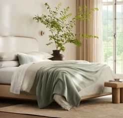 Dream Bed Blanket in Sageleaf