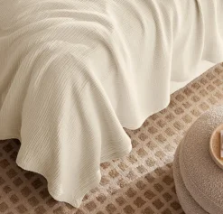Dream Bed Blanket in Sand