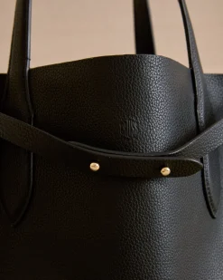 Eleanor 42 Tote in Black