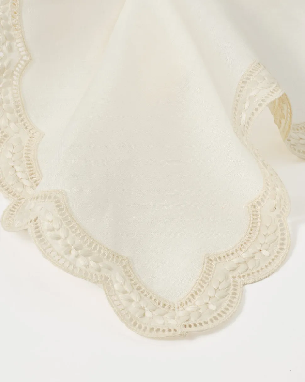 Emilia Scallop Embroidered Placemat