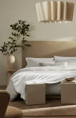 Essential Bed Blanket in White