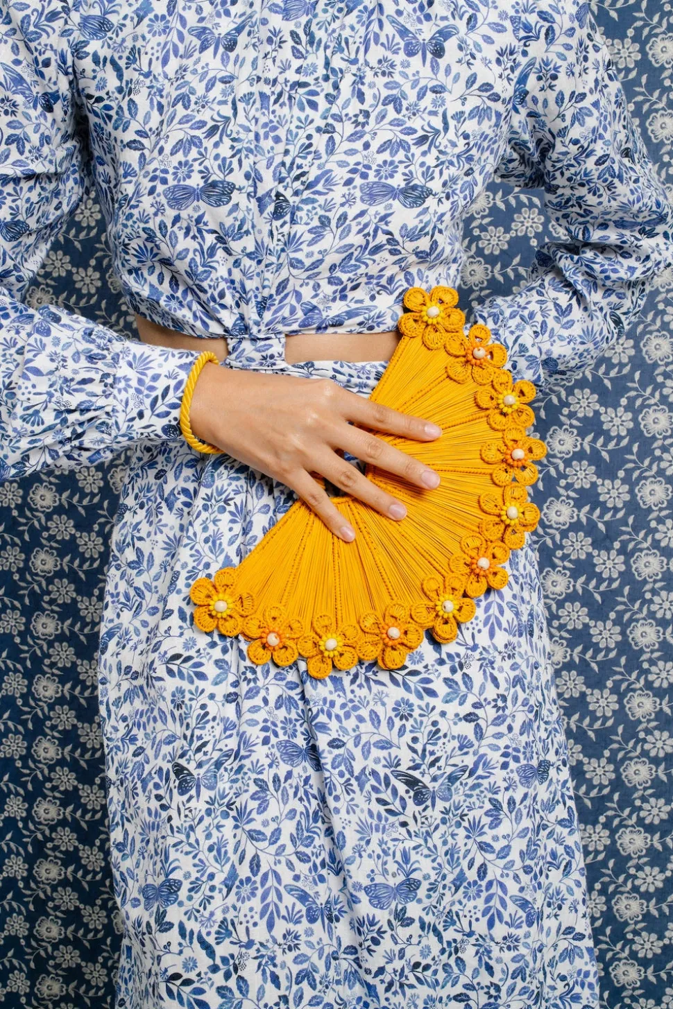 Flower Iraca Fan in Orange