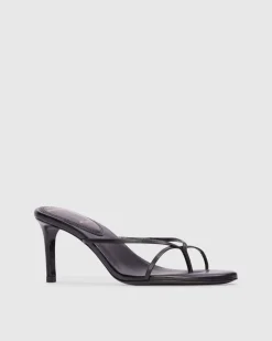 Gem 65 in Black Leather