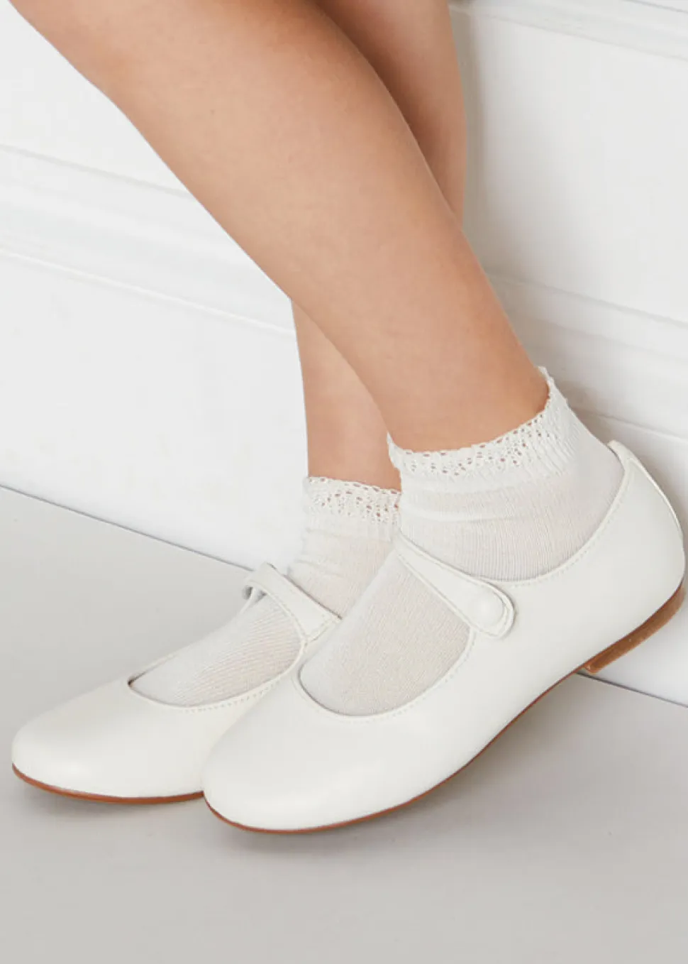 Girls Leather Mary Jane Shoes in Ivory