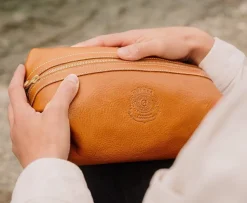 Holdall No. 101 Toiletry Bag in Vintage Tan Leather
