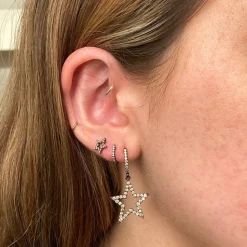 Huggie Hoops, Pair