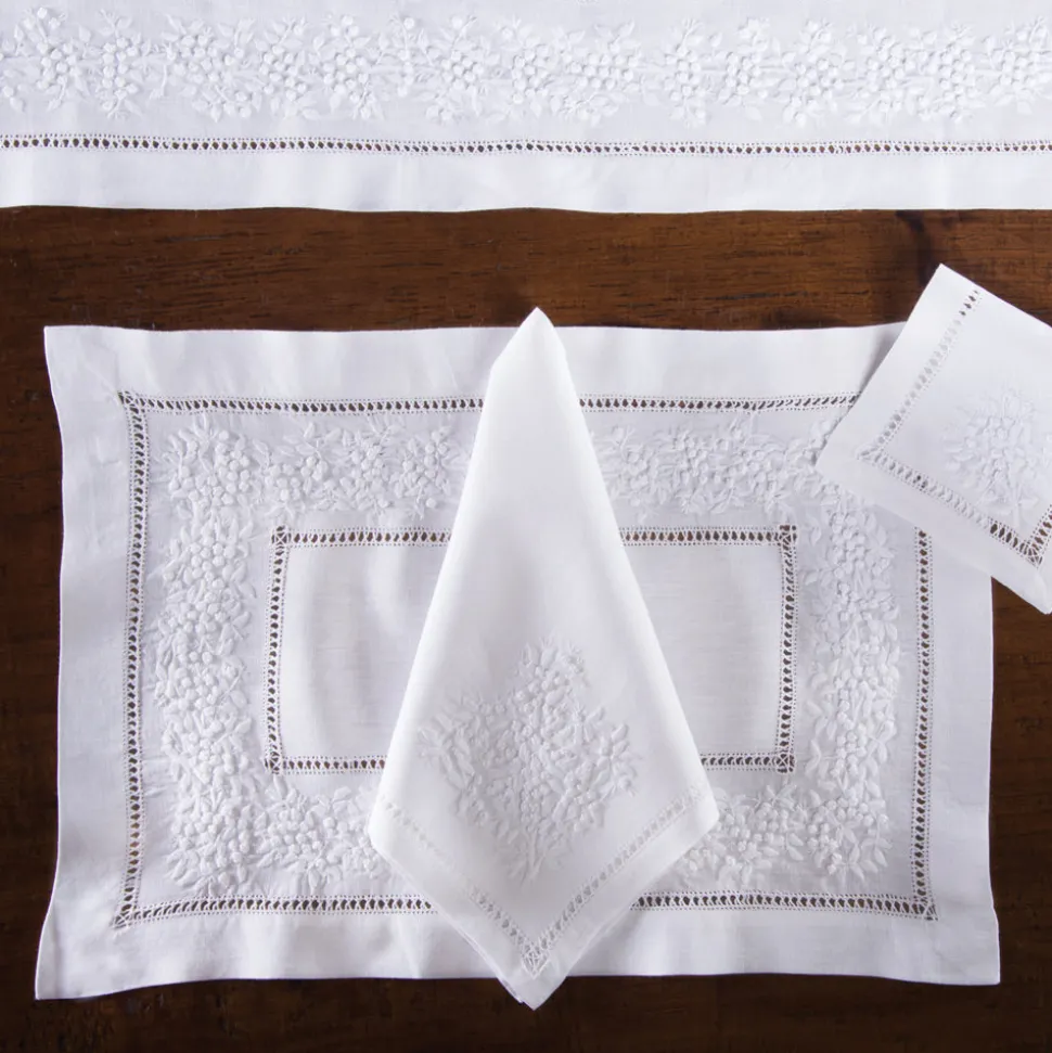 Jardin Classic Linen Placemat in Six Colors