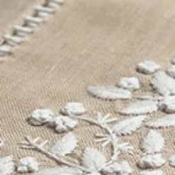 Jardin Classic Tablecloth in Italian Linen in Six Colors