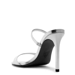 Jessica Mule Metallic Sandal in Prata