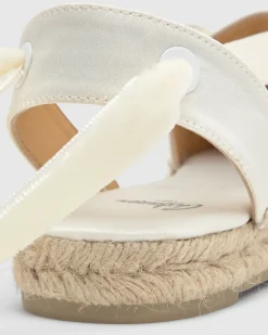 Kimita in Écru Satin