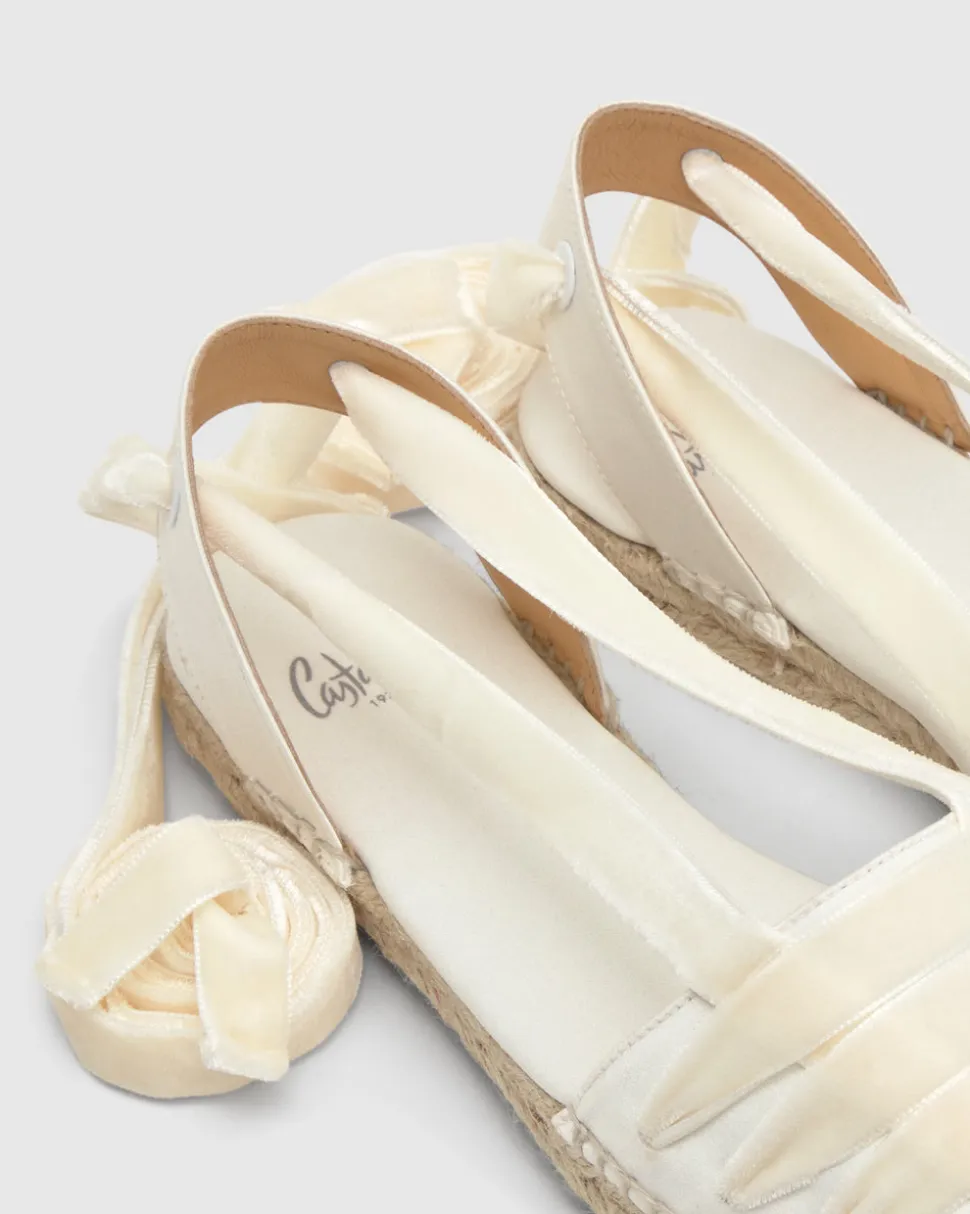Kimita in Écru Satin
