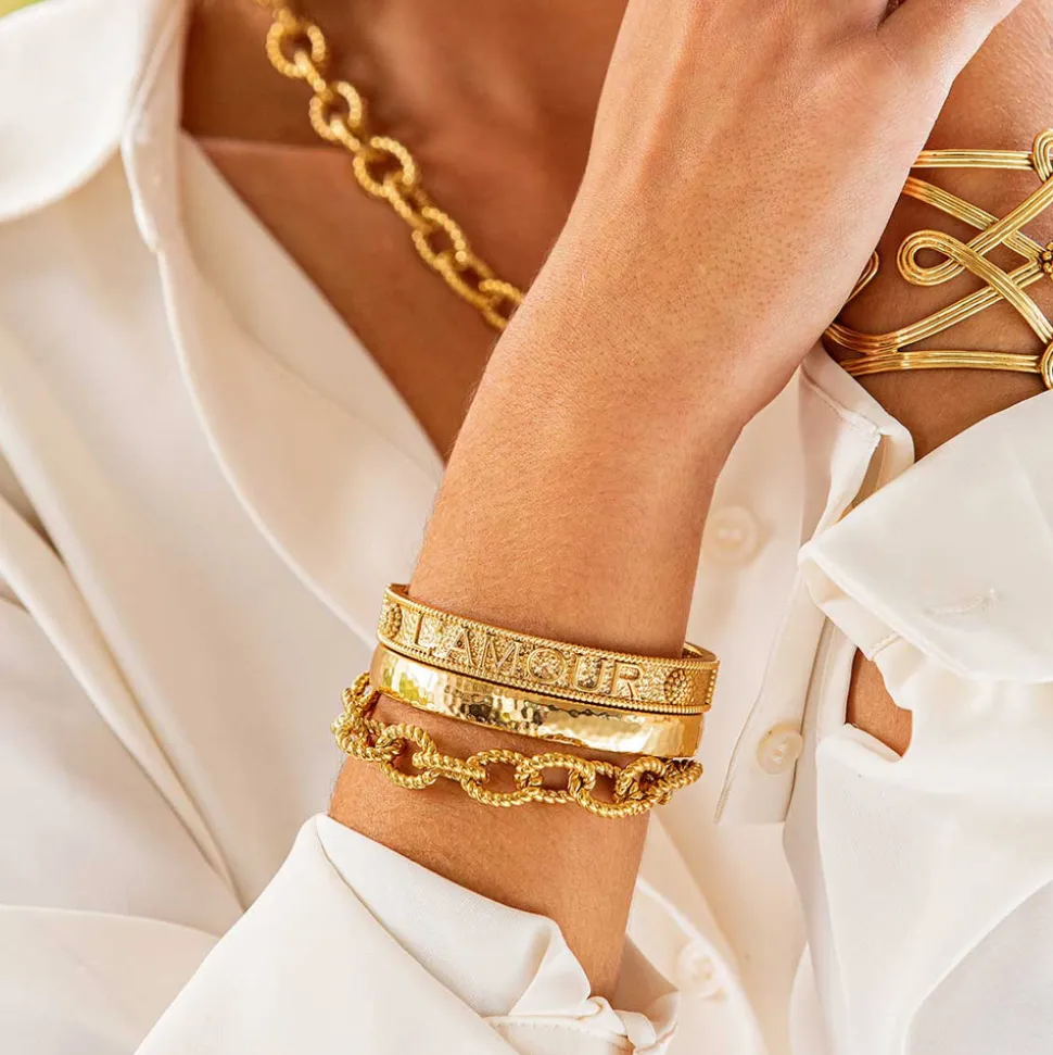 L'Amour Toujour Hinged Bangle in Gold