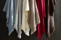 Lanza Throw