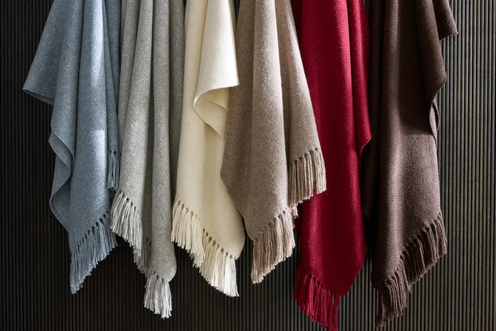 Lanza Throw