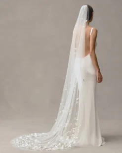 Lennon Veil