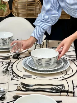 Line Drawing Dinner Plates, Set of 4