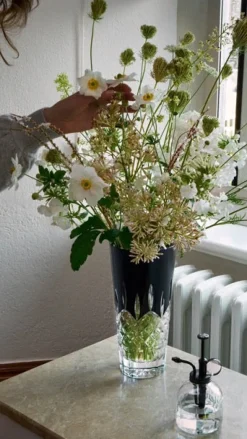 Lismore Vase in Black