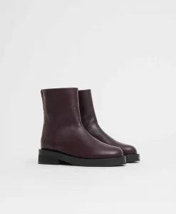Marion Boot in Plum