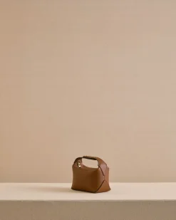Mason 17 in Tumbled Grain Acorn