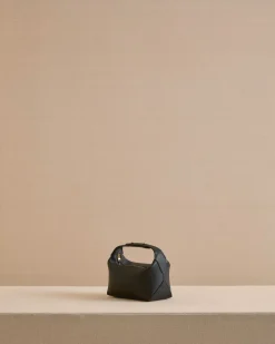Mason 17 in Tumbled Grain Black